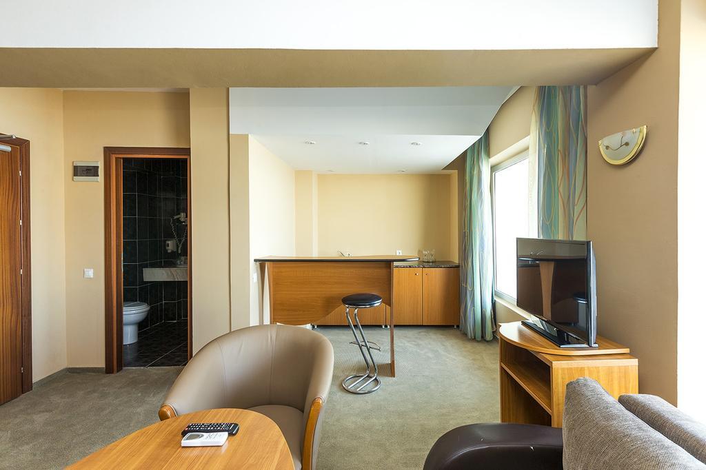 Savoy Hotel 마마이아 외부 사진