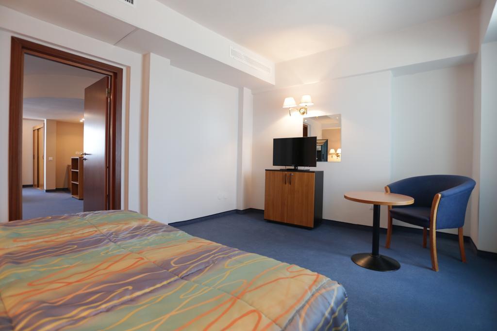 Savoy Hotel 마마이아 외부 사진