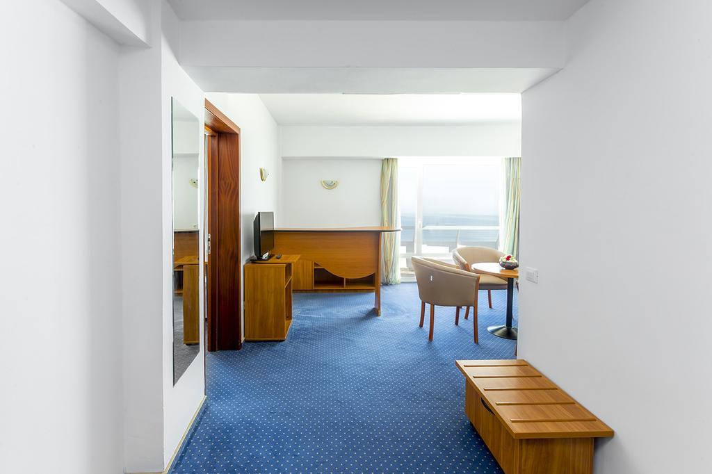 Savoy Hotel 마마이아 외부 사진