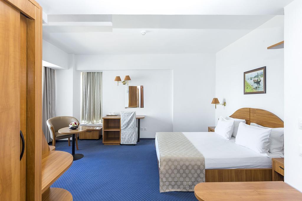 Savoy Hotel 마마이아 외부 사진